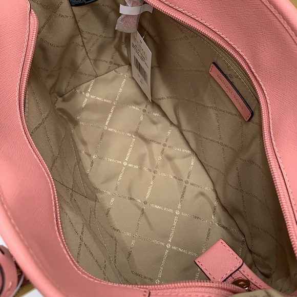 MICHAEL KORS
Jet Set Travel Logo Top-Zip Shoulder Tote Bag PRIMROSE MUL… - Picture 13 of 15